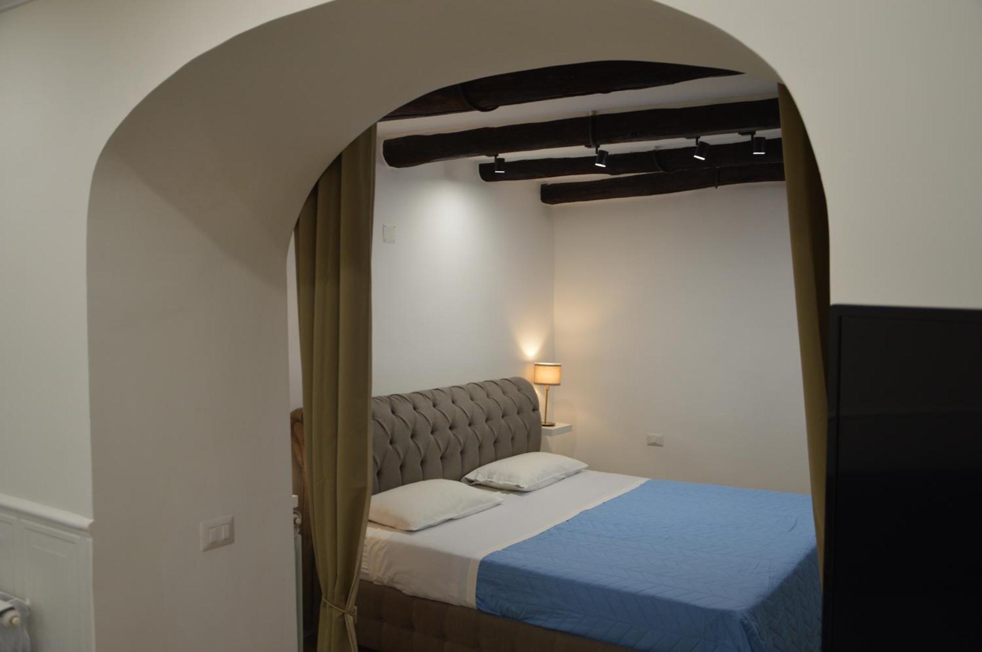 Couette-café House Vico Lungo A Toledo *
